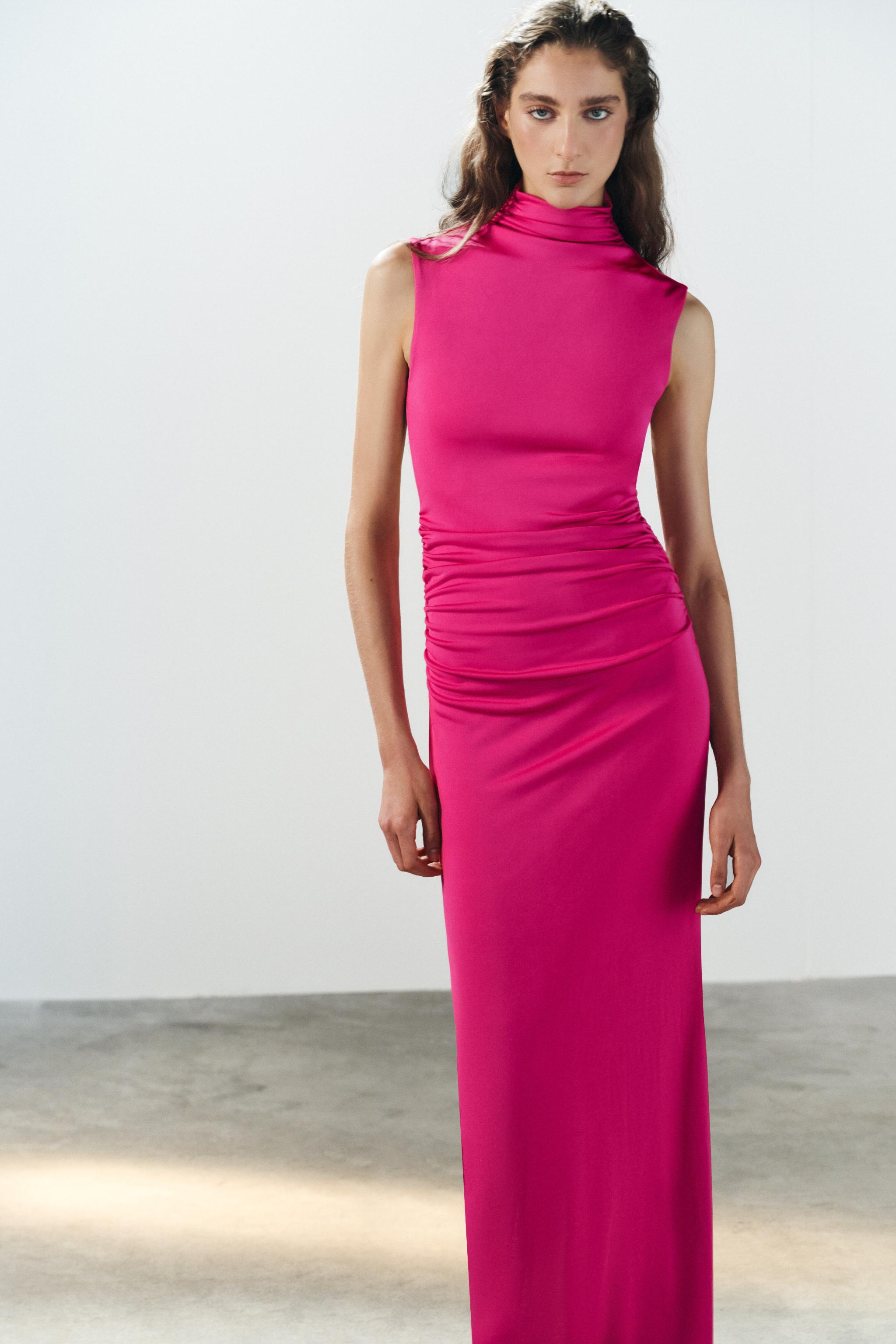 ROBE LONGUE À OUVERTURE AU DOS