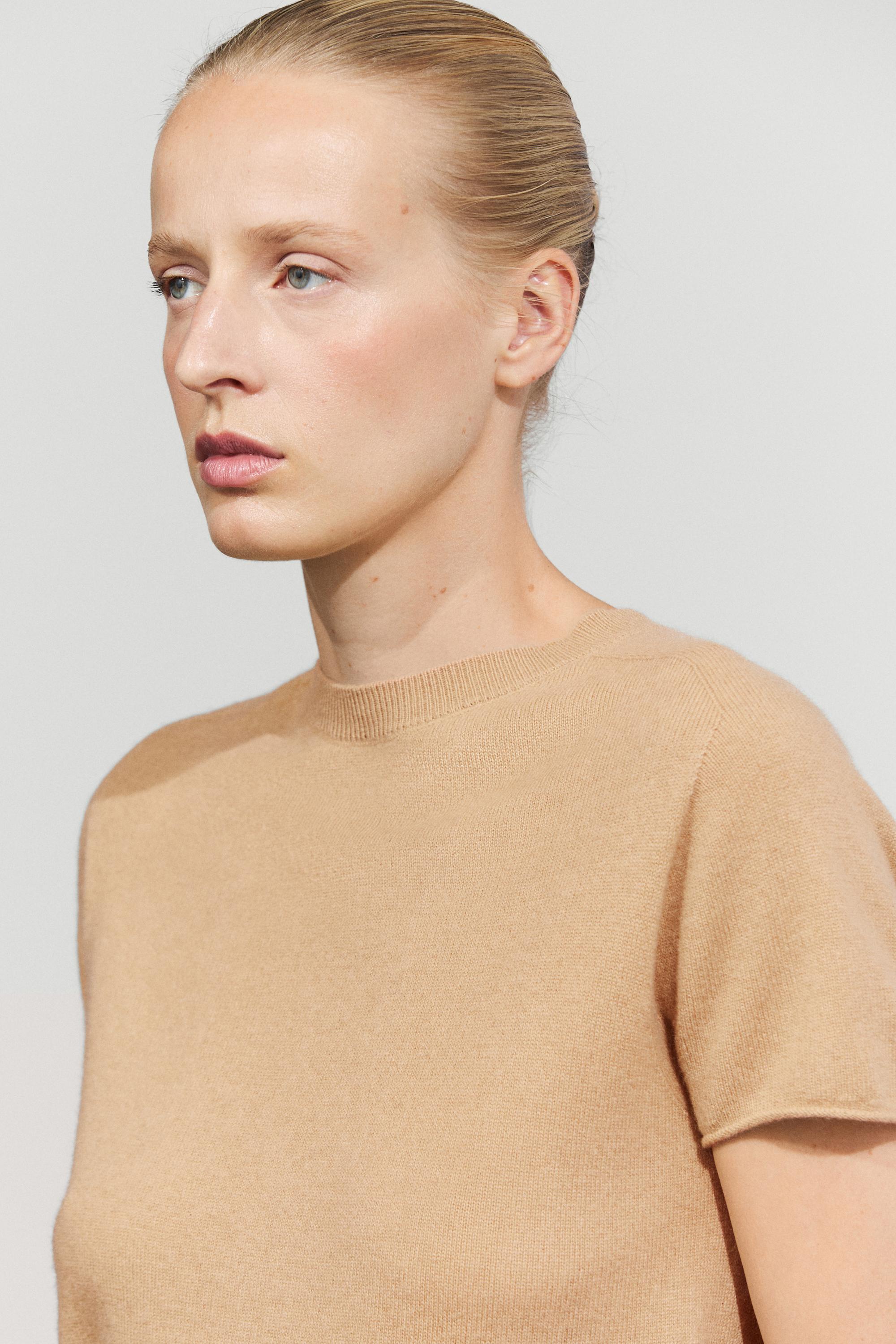 100% cashmere short sleeve knit sweater