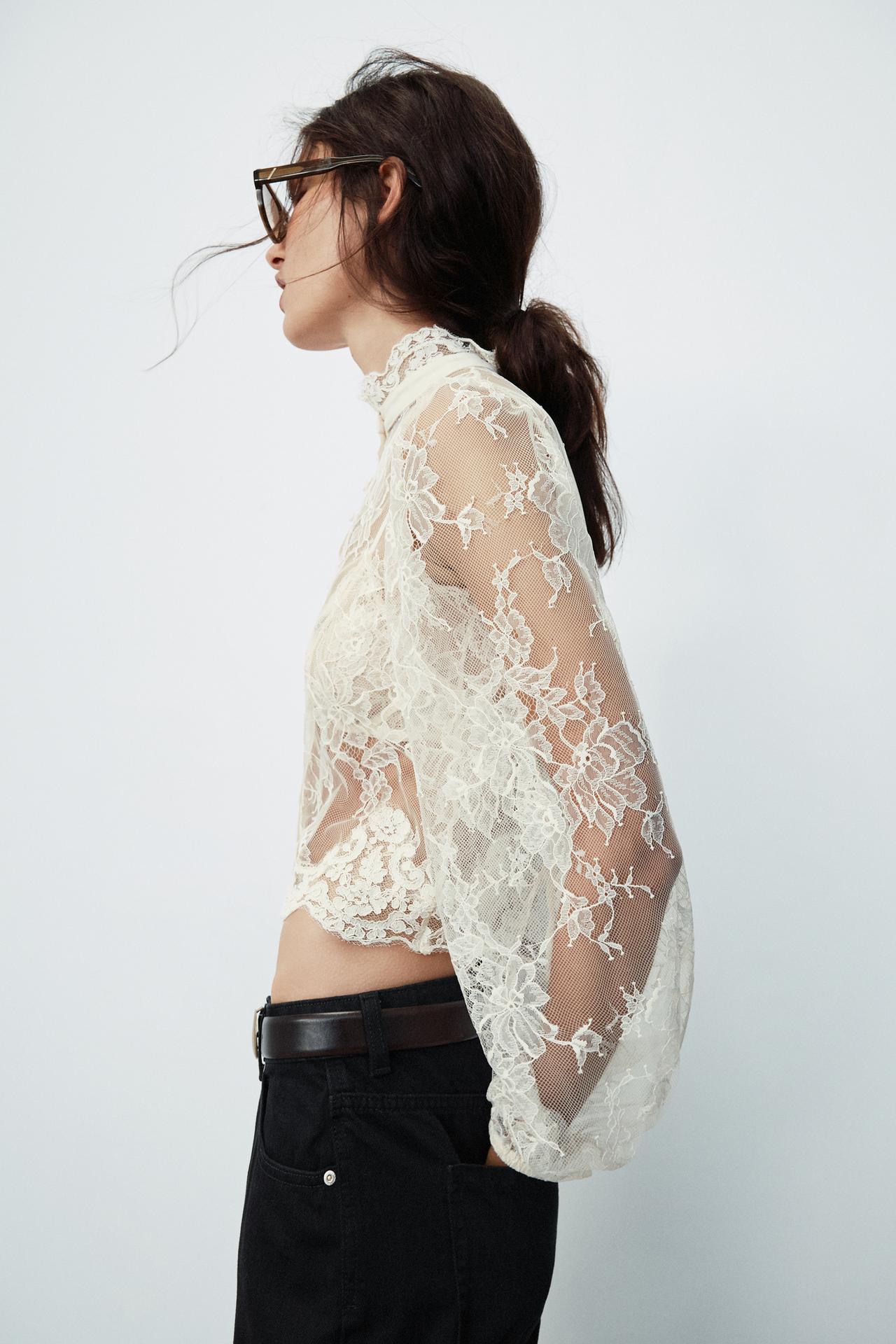 LACE TOP WITH BUTTONS — Ecru