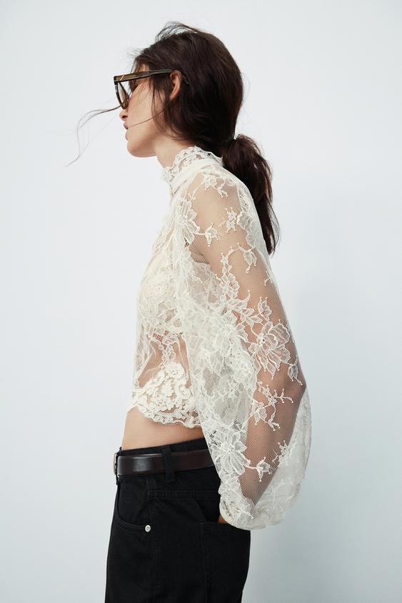 TOP EN DENTELLE À BOUTONS - Écru de Zara - Image 2