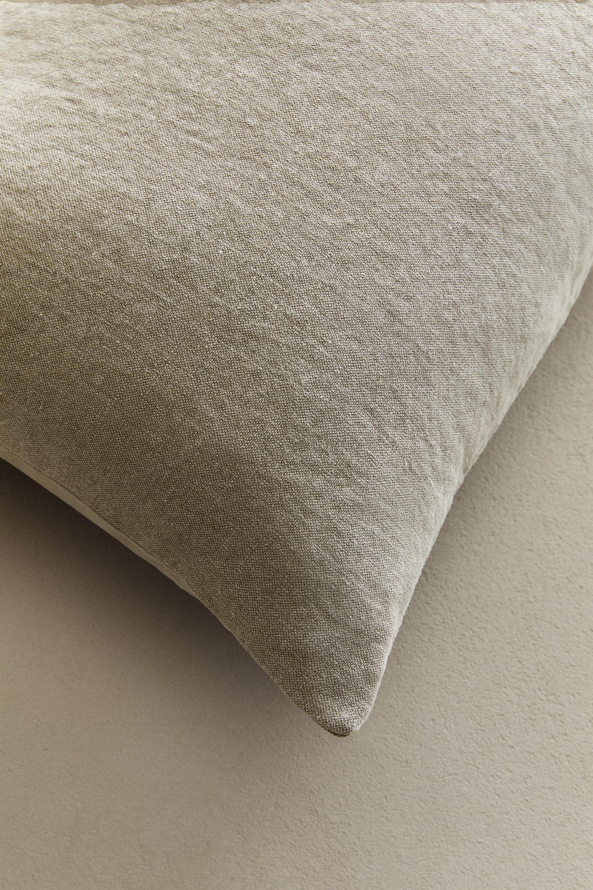 WASHED LINEN THROW PILLOW COVER — Light beige