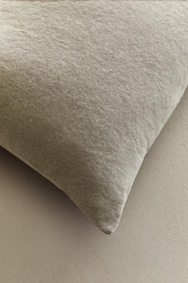HOUSSE DE COUSSIN LIN EFFET DÉLAVÉ - Beige clair de Zara - Image 1