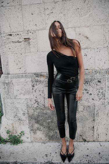 ЛЕГИНСЫ ИЗ ИСКУССТВЕННОЙ КОЖИ С ВЫСОКОЙ ПОСАДКОЙ — ЧЕРНЫЙ от Zara — изображение 0