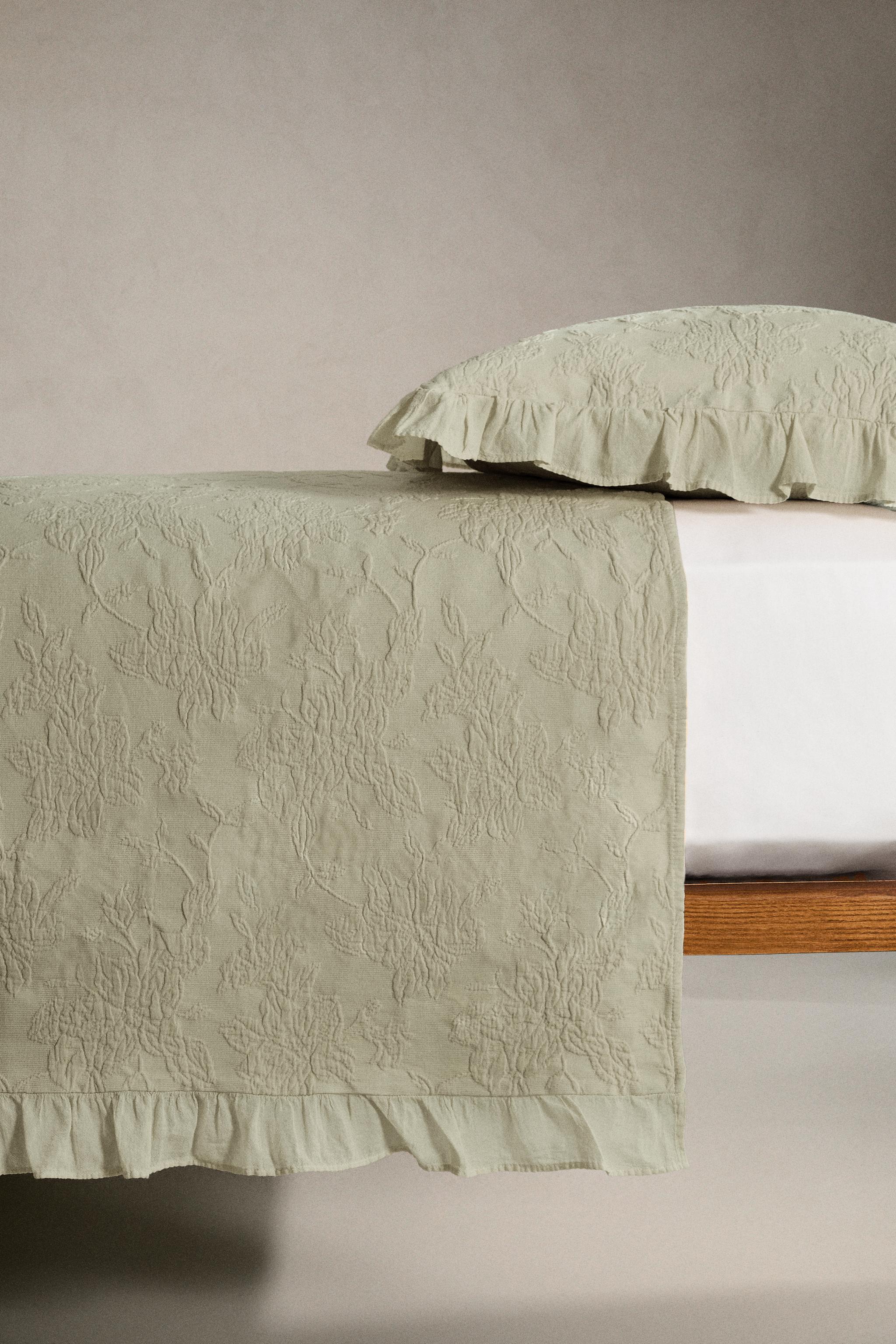 ジャカードのフリル付きベッドカバー - グリーン | ZARA Japan / 日本