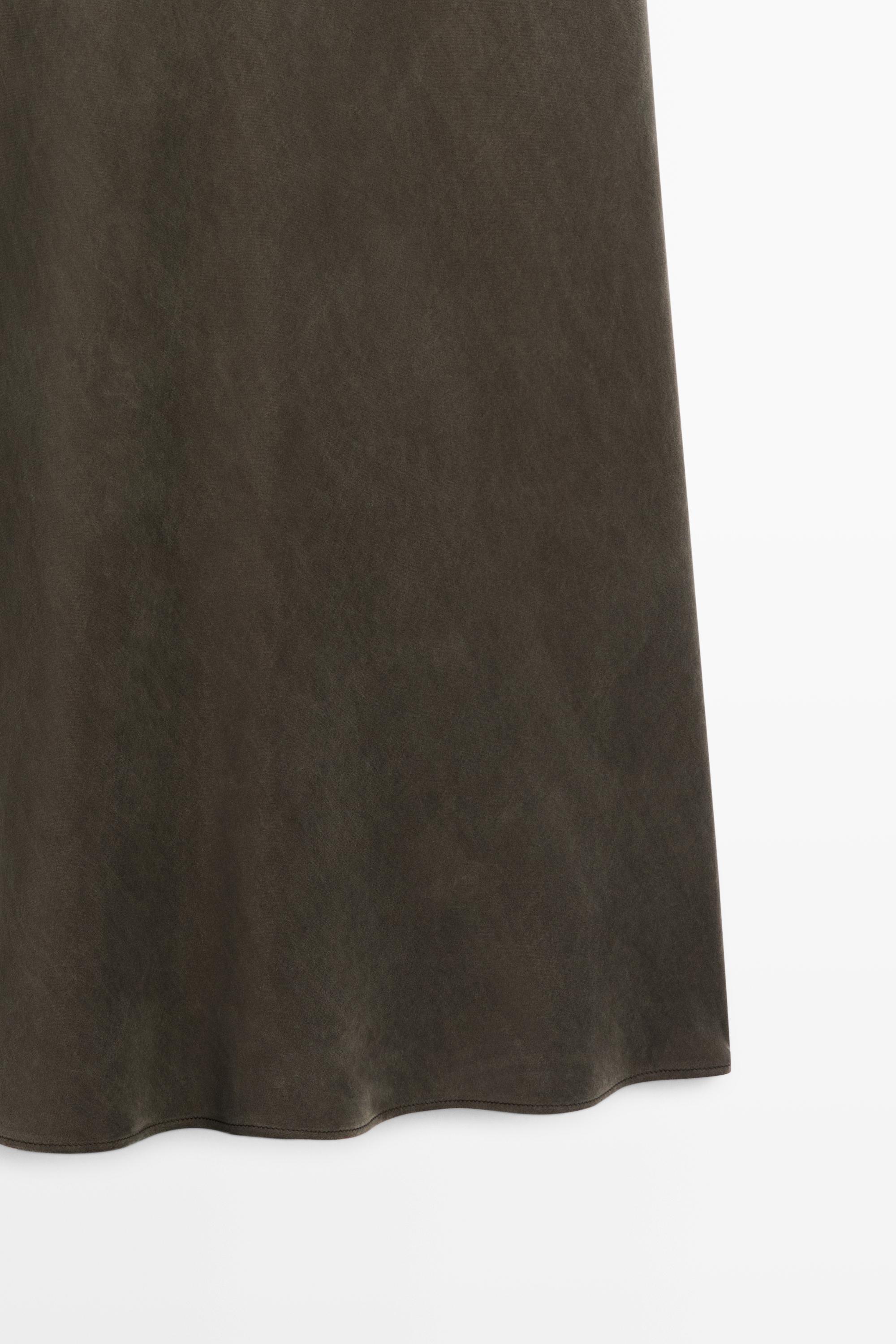 Robe nuisette fluide à fines bretelles