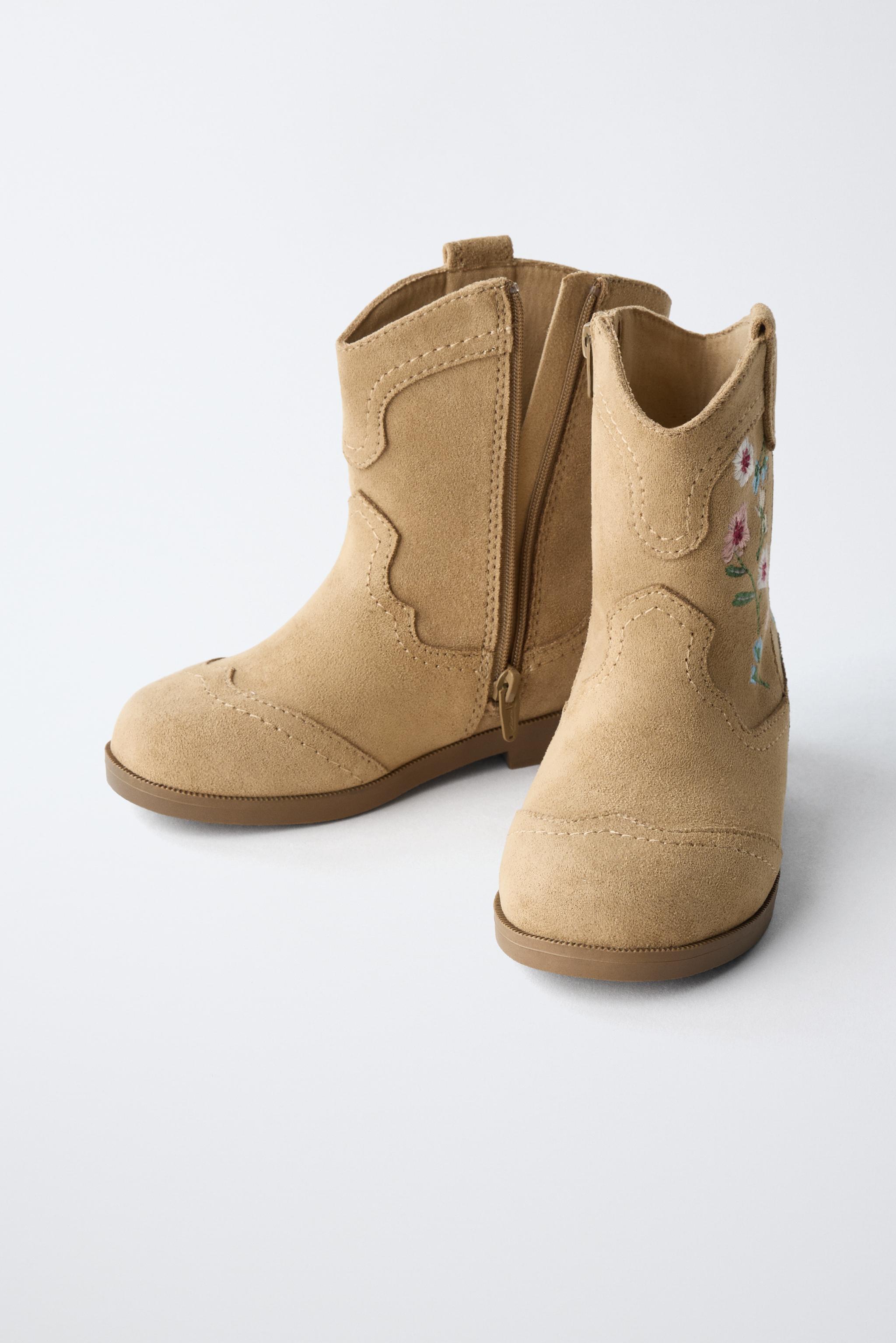 EMBROIDERED COWBOY BOOTS