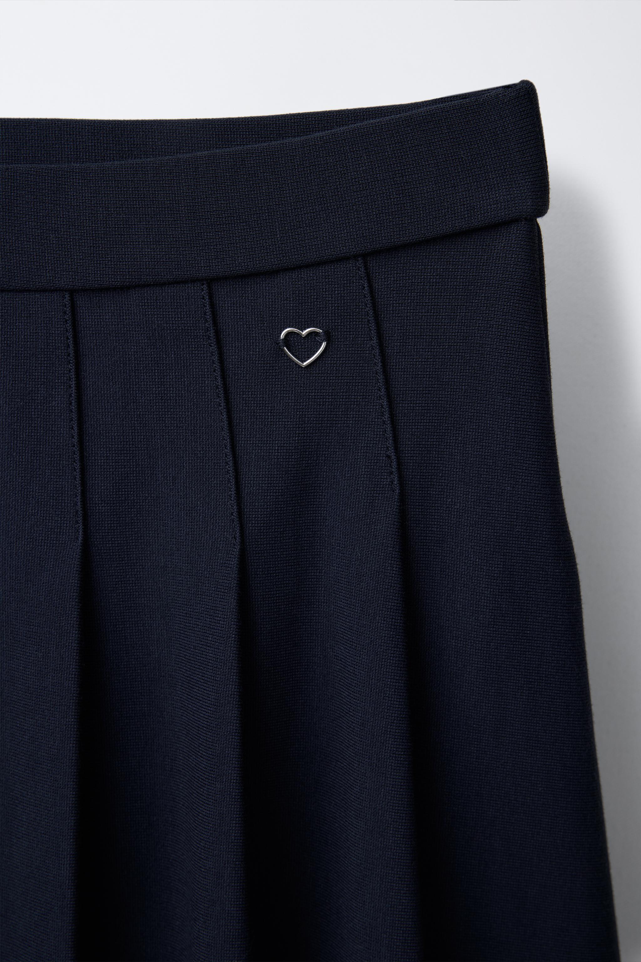 PLEATED SKIRT WITH HEART APPLIQUÉ - Navy blue | ZARA United