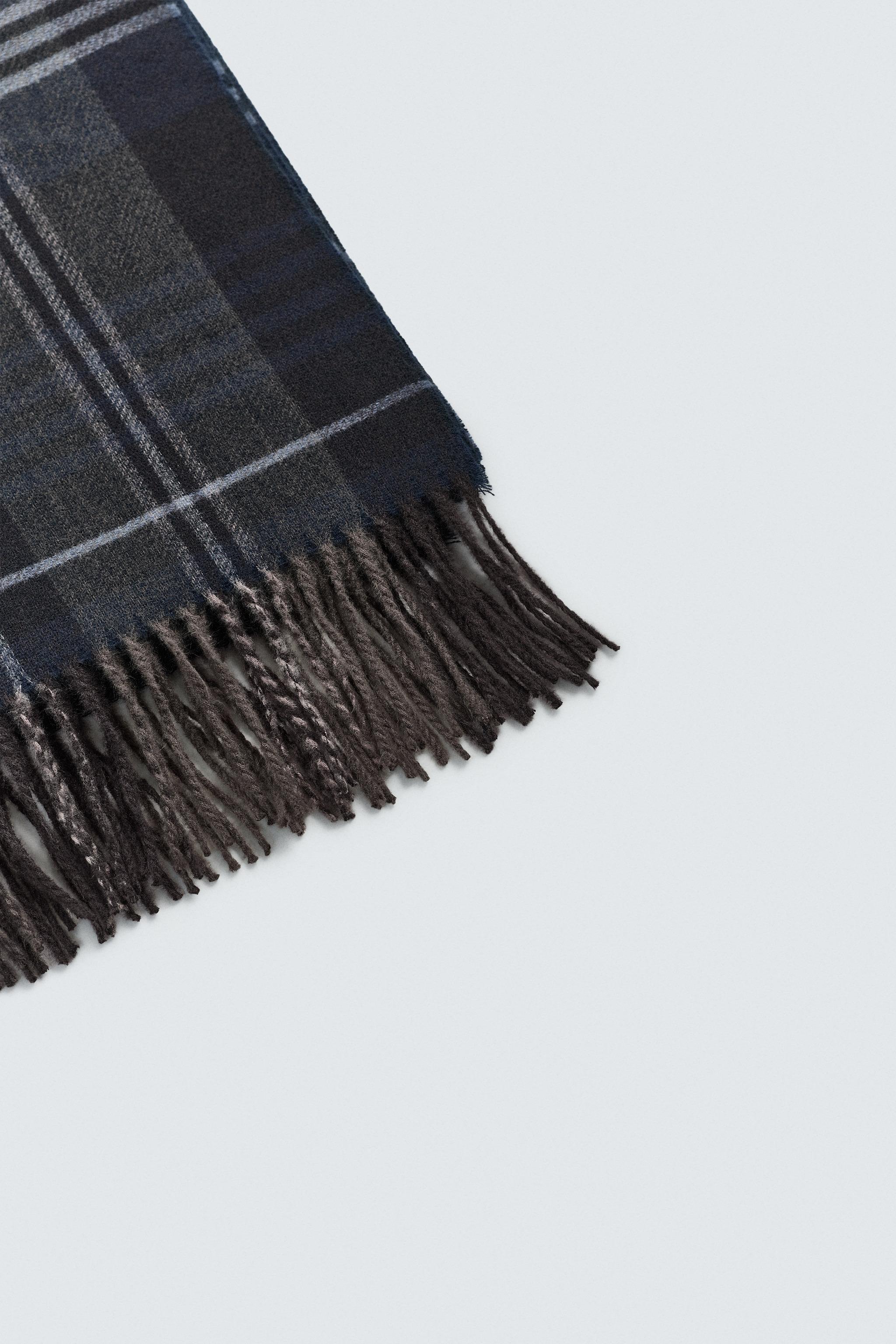 PLAID FRINGED SCARF