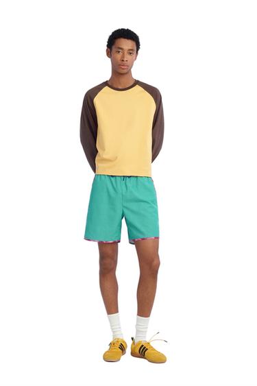 T-SHIRT IM CROPPED-FIT MIT COLOR BLOCK - Khaki von Zara - Bild 0
