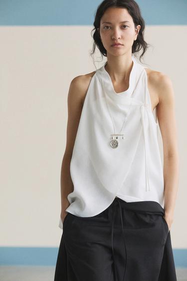 Top fluido halter cruzado con lino - Blanco de Zara