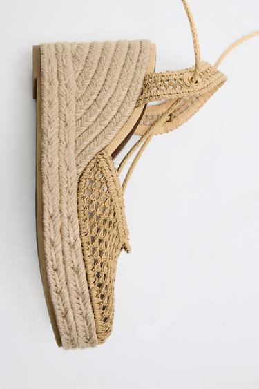 Zara WOVEN WEDGE SANDALS - Light beige