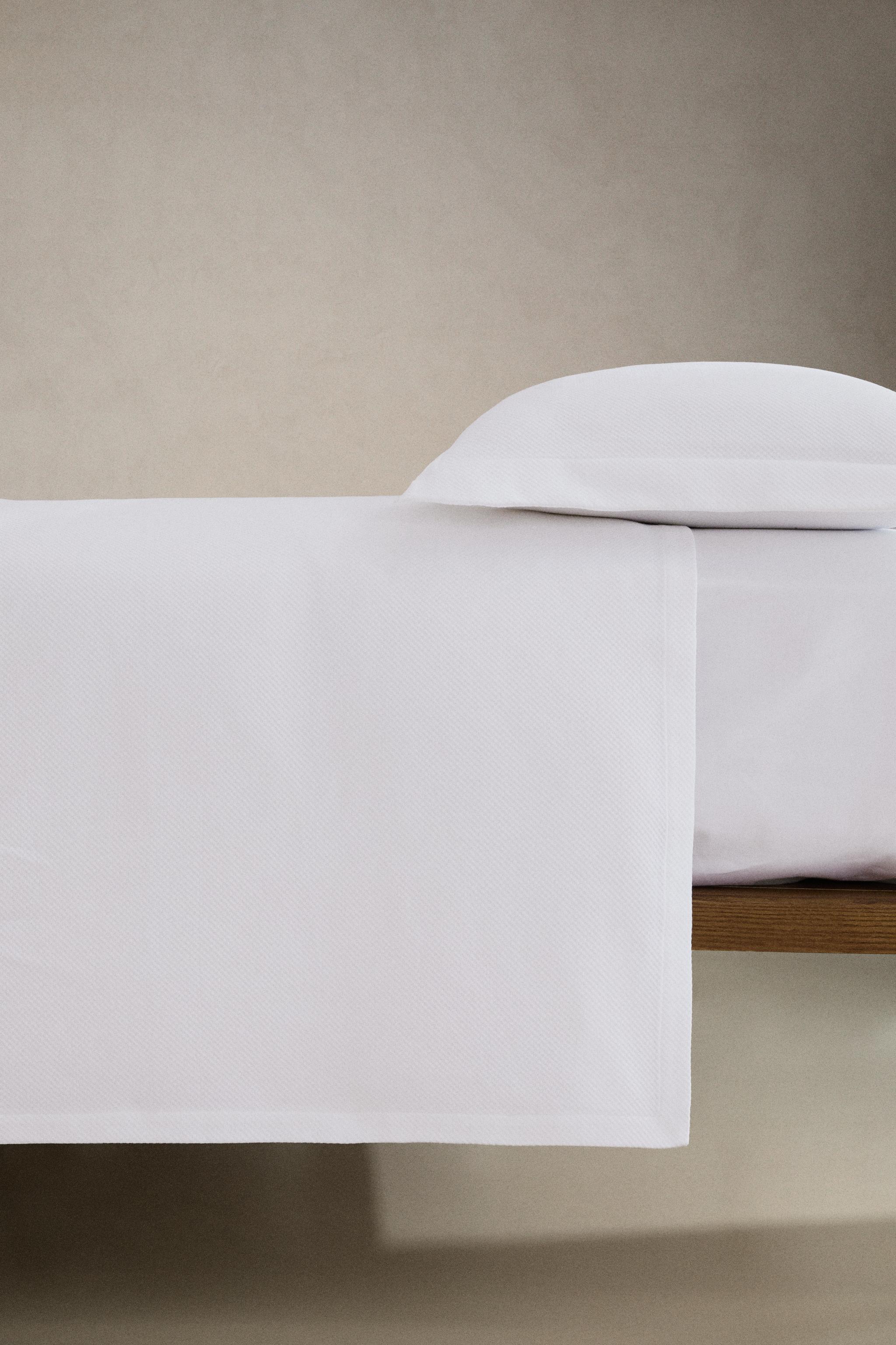 COTTON PIQUÉ BEDSPREAD