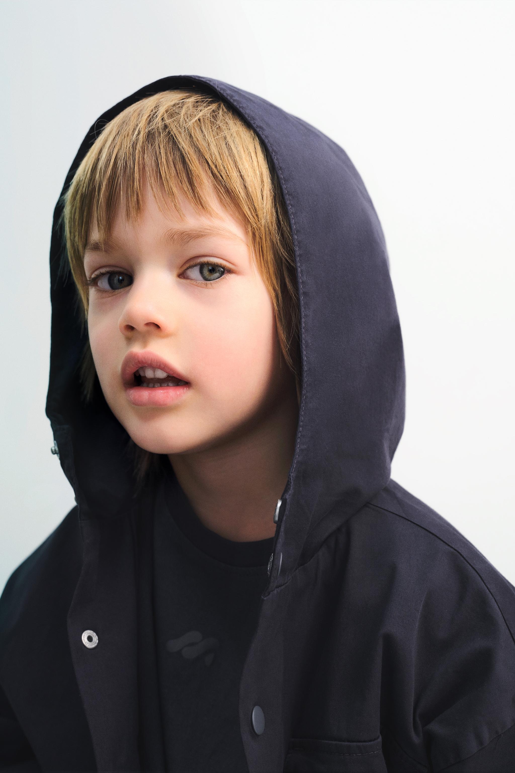 BLOUSON À CAPUCHE AVEC LOGO