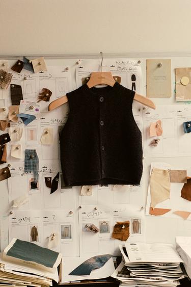 Zara KNIT VEST - Dark brown