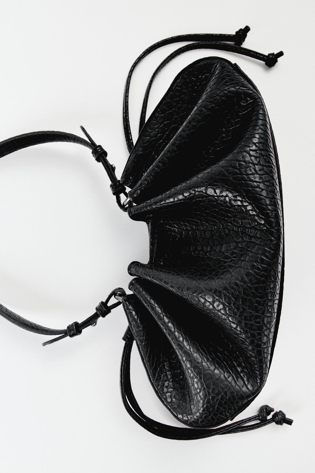 GATHERED ELONGATED SHOULDER BAG