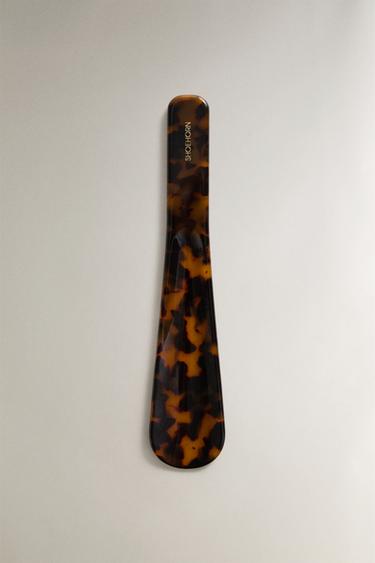 ACETATE SHOEHORN - Tortoiseshell by Zara - Image 0