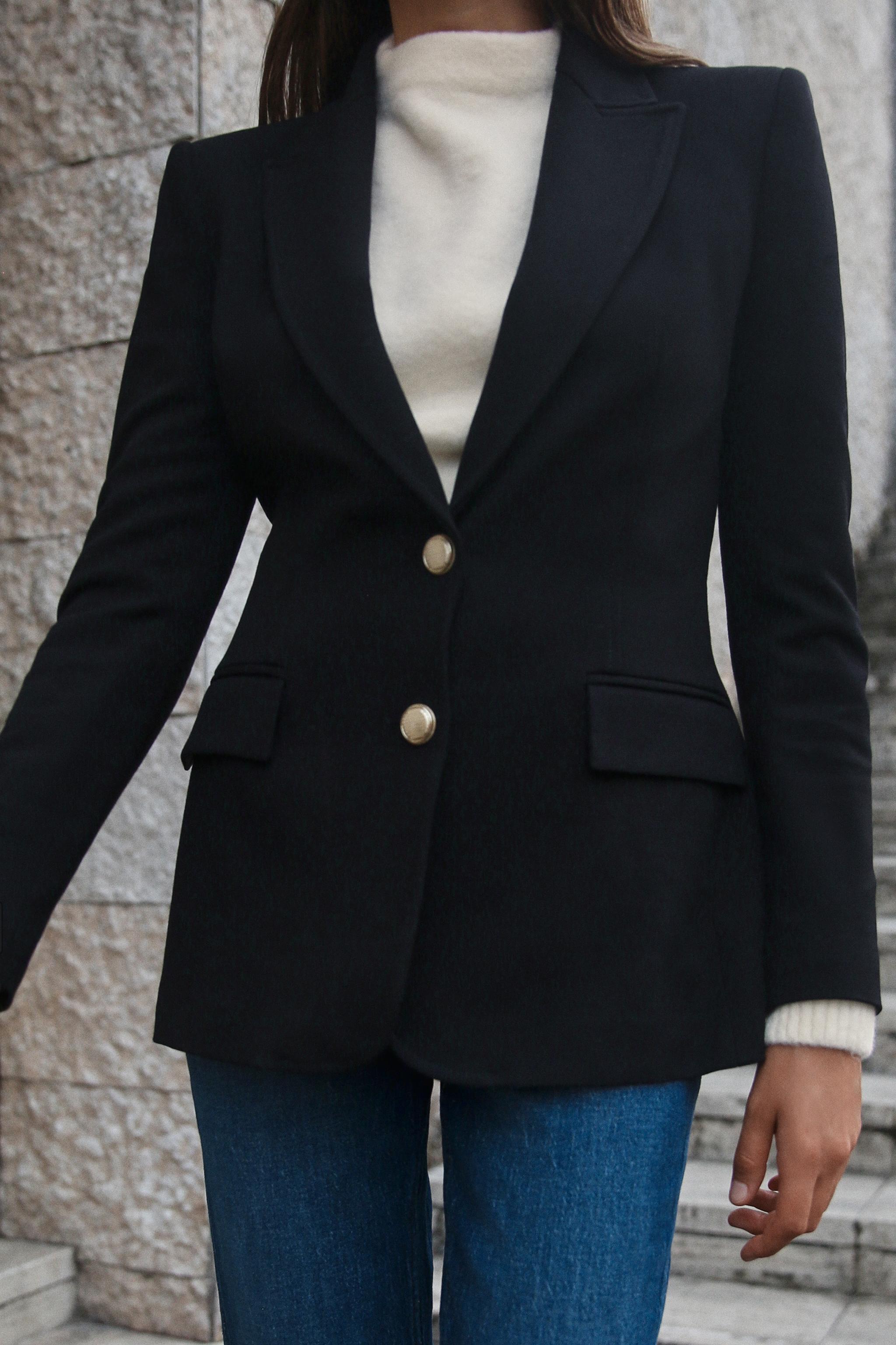 BLAZER CINTRE BOUTON DORE Noir ZARA France