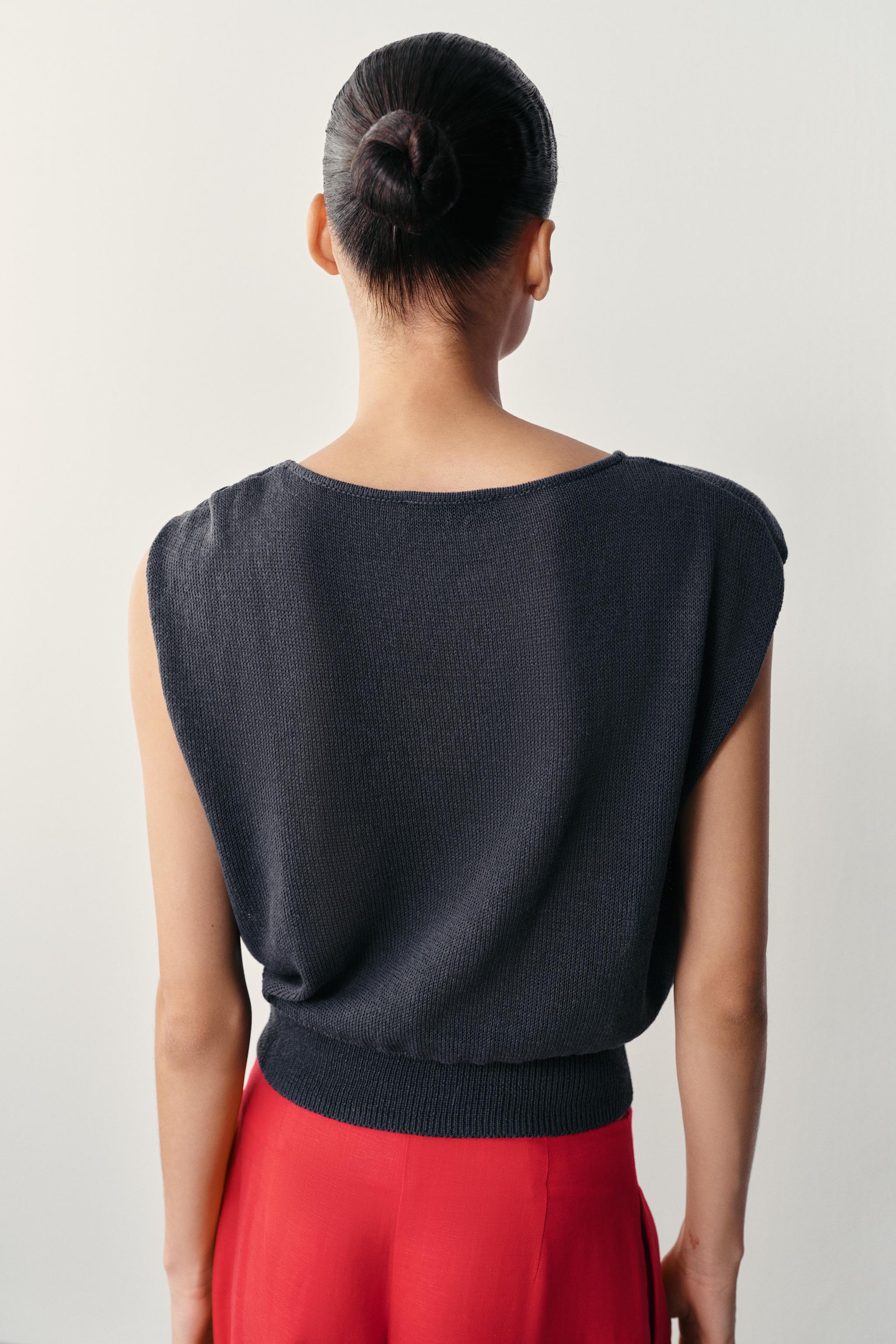 METALLIC TRIM KNIT TOP