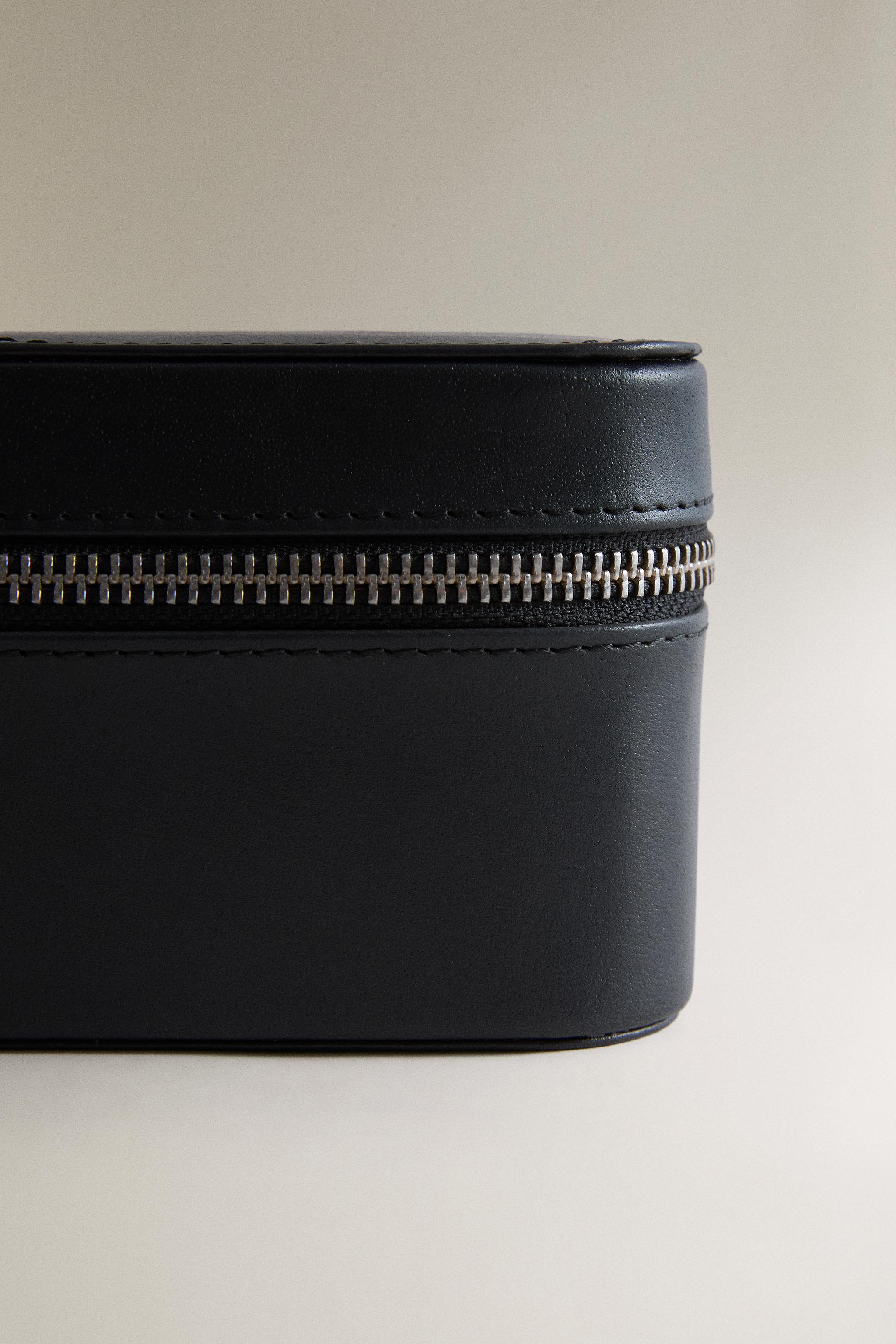 TROUSSE DE TOILETTE EN CUIR À COMPARTIMENTS