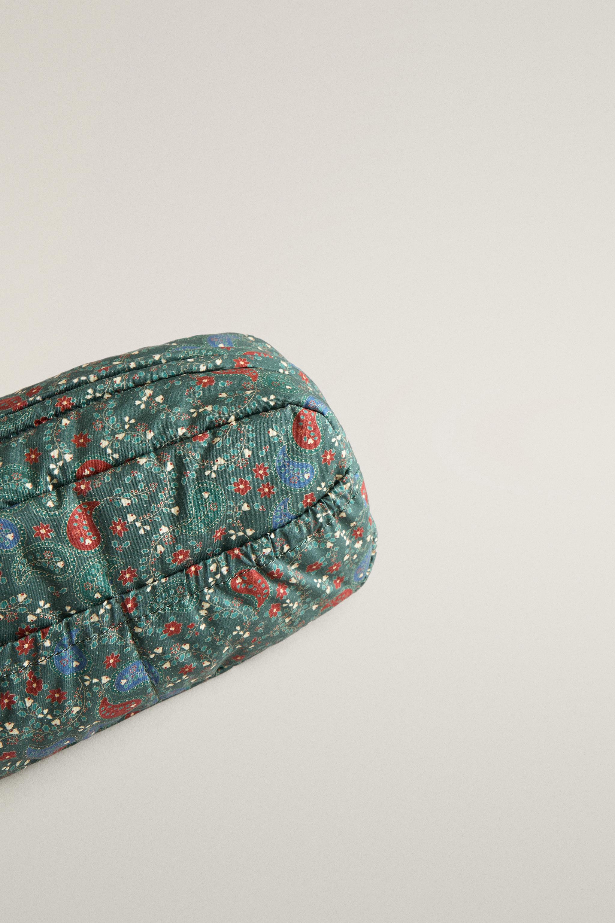 PAISLEY QUILTED MAKEUP BAG