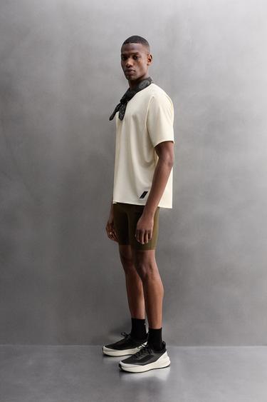 T-SHIRT STRUCTURE PERFORÉE - Écru de Zara - Image 3