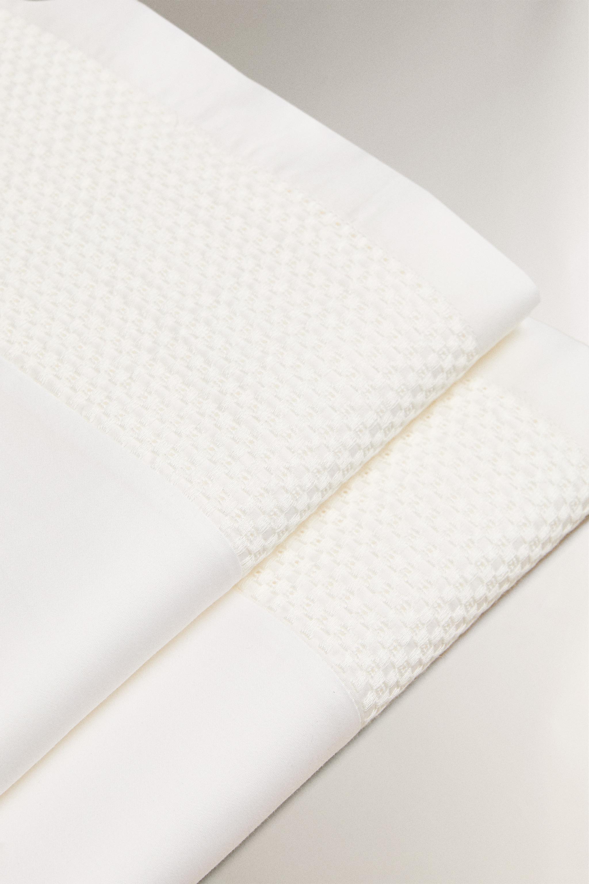 DRAP PLAT SATIN LISERÉ CROCHET