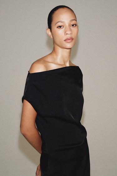 ROBE ASYMÉTRIQUE SATINÉE ZW COLLECTION - Noir de Zara