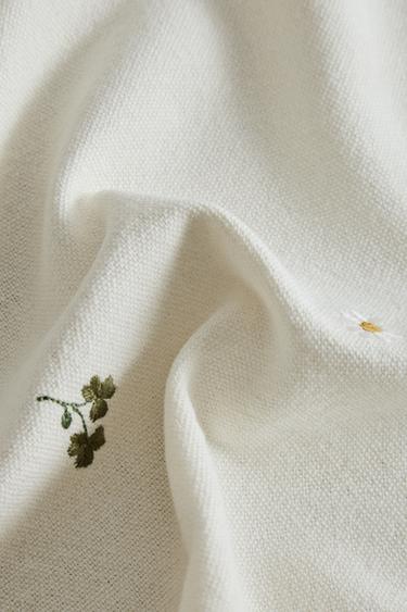 LOT DE SERVIETTES BRODÉES TRÈFLE ET MARGUERITE (LOT DE 2) - Écru de Zara - Image 3