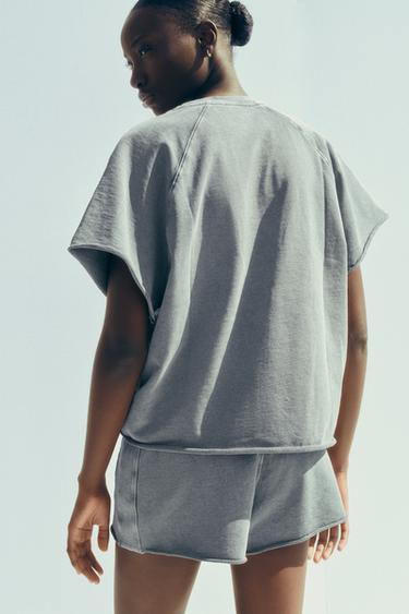 SHORT MOLLETON EFFET DÉLAVÉ INSCRIPTION - Gris anthracite de Zara - Image 3