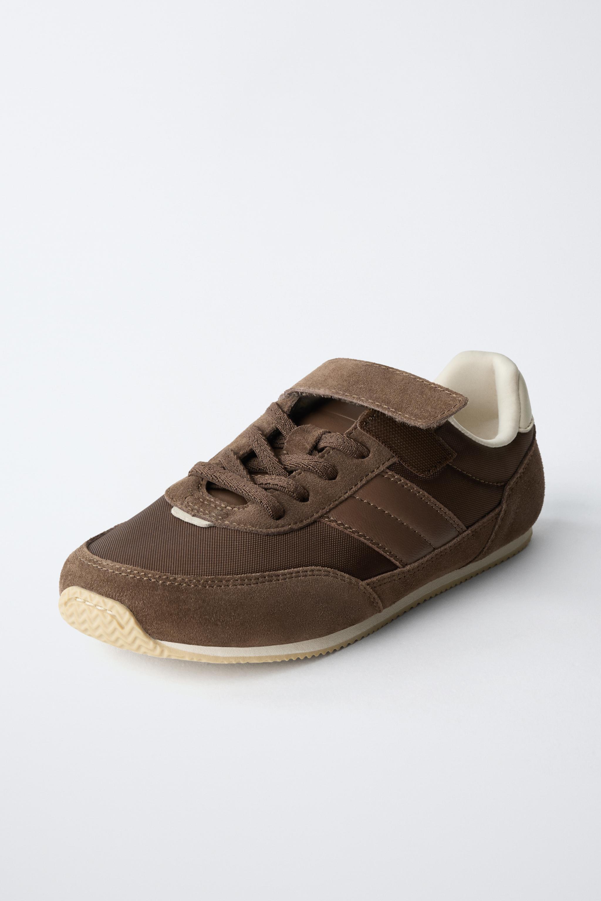 BAREFOOT SNEAKERS