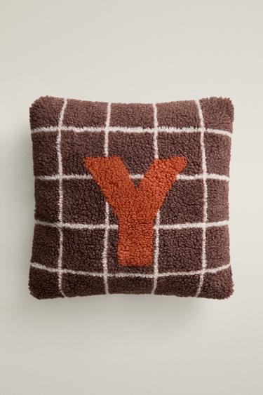 CHILDREN'S FAUX SHEARLING CUSHION WITH Y - Brown by Zara