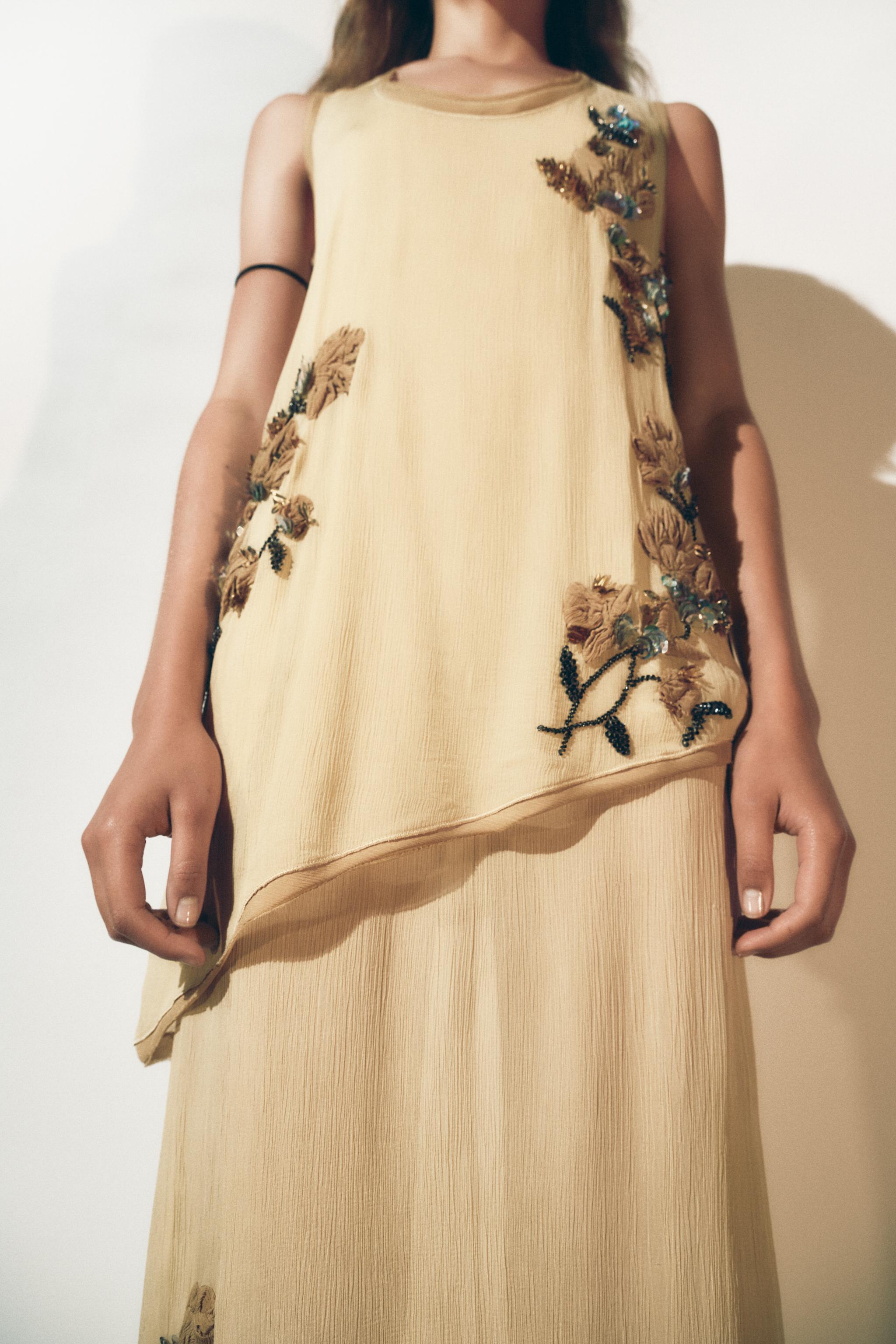 EMBROIDERED FLOWER TOP DRESS ZW COLLECTION - Vanilla | ZARA