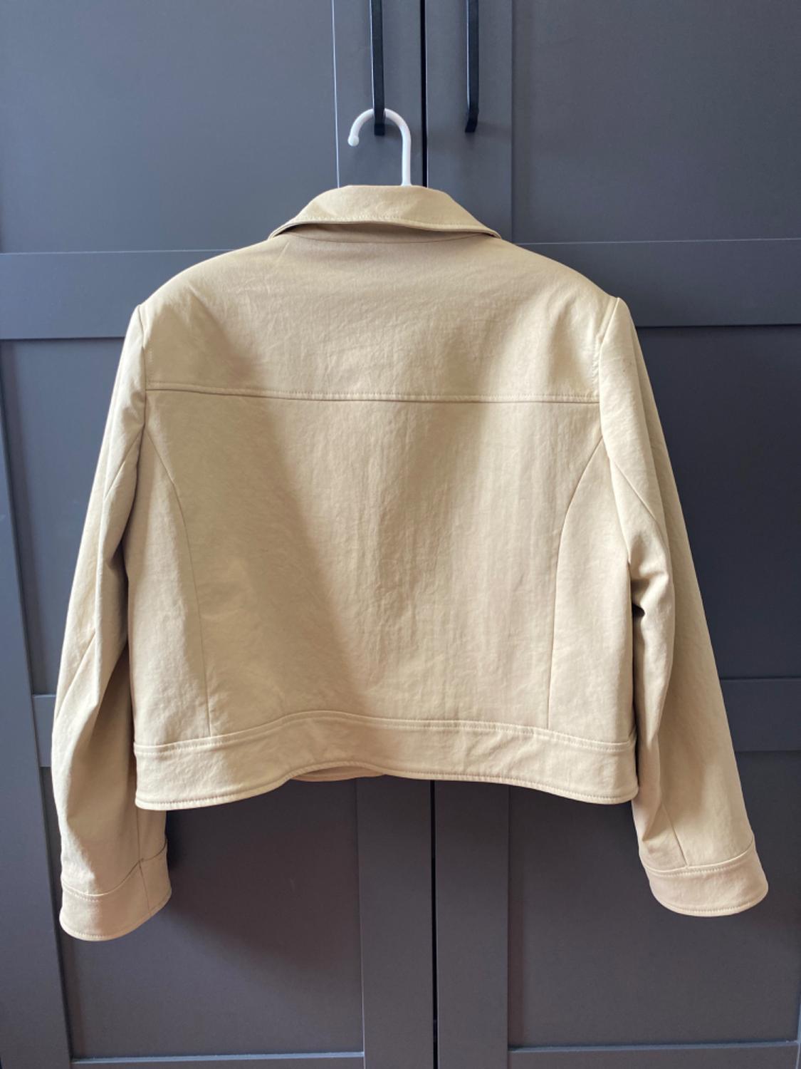 SHORT JACKET WITH SHOULDER PADS - Image 5