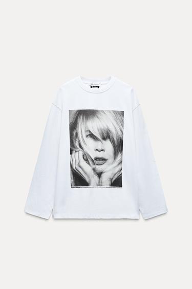 CAMISETA CLAUDIA SCHIFFER - PHOTO BY JAN WELTERS LICENSED BY TRUNK ARCHIVE - Branco da Zara