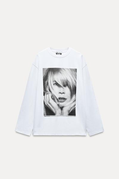 CLAUDIA SCHIFFER T-SHIRT – FOTOĞRAF: JAN WELTERS, LİSANSLAYAN: TRUNK ARCHIVE_2