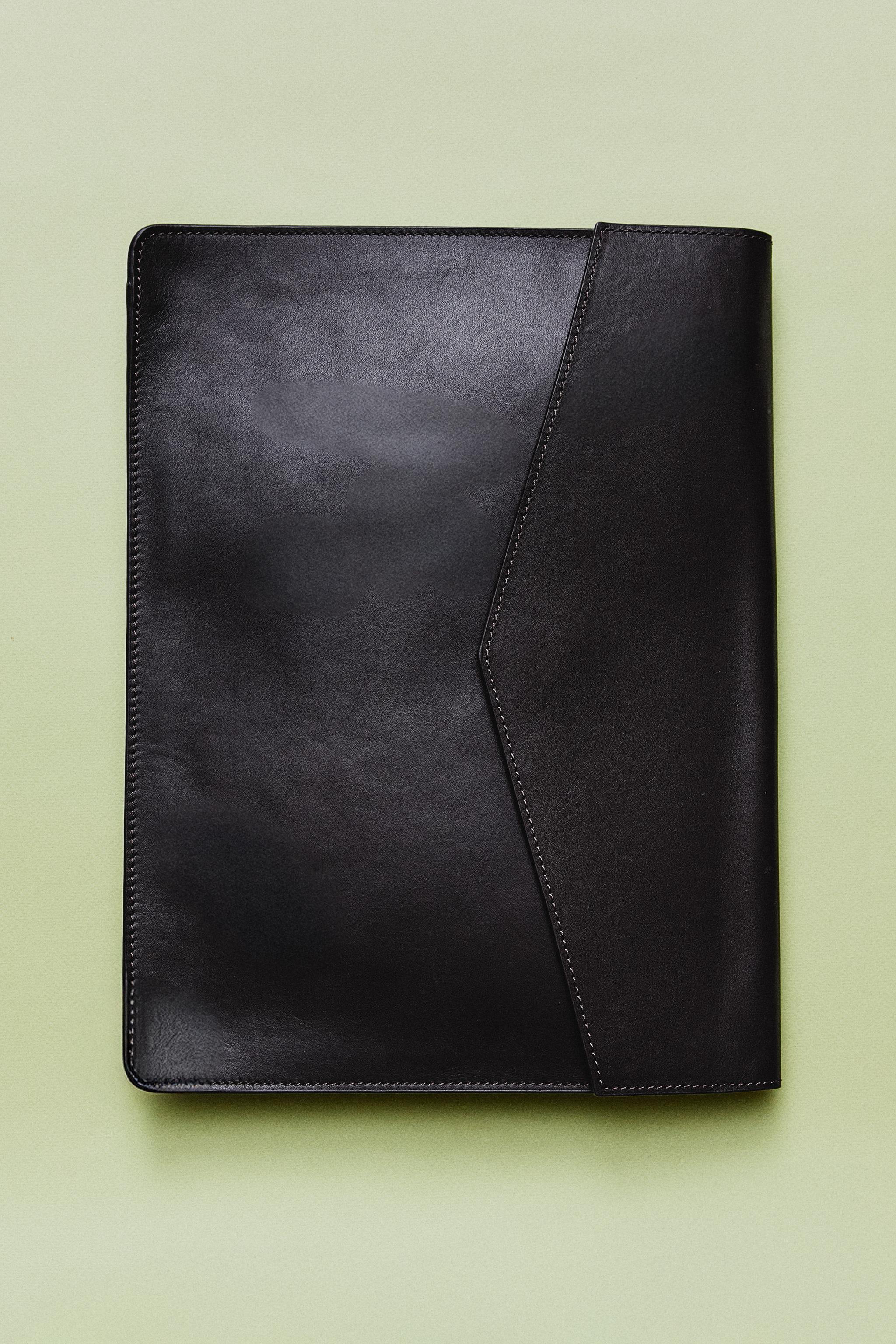 LEATHER DOCUMENT CLUTCH