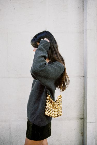 PULL EN MAILLE À COL EN V - Gris foncé de Zara - Image 2