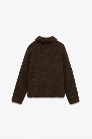 STRICKJACKE MIT PELZEFFEKT UND BLÜTENKNÖPFEN - Braun von Zara
