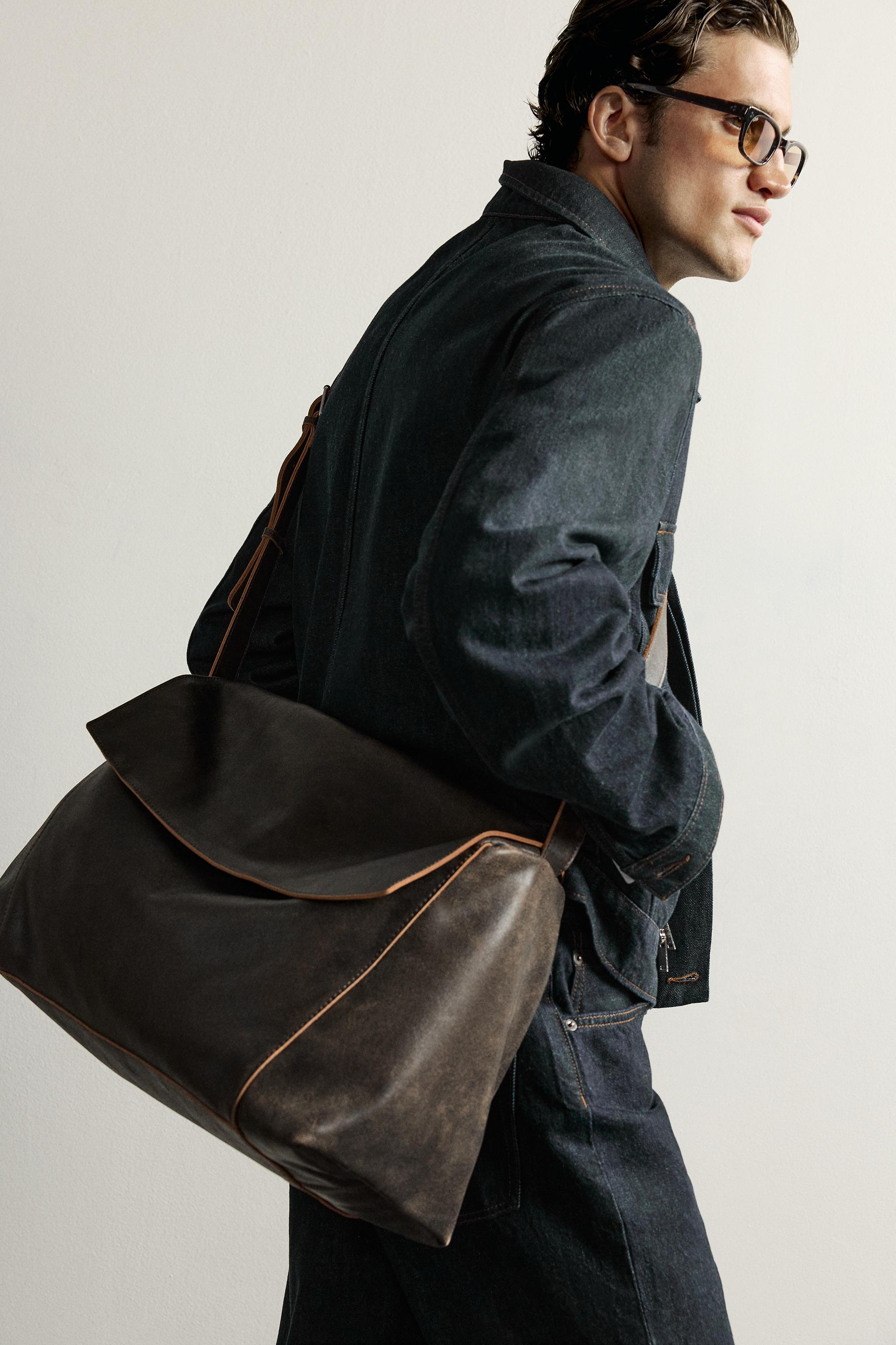 LEATHER FLAP CROSSBODY BAG