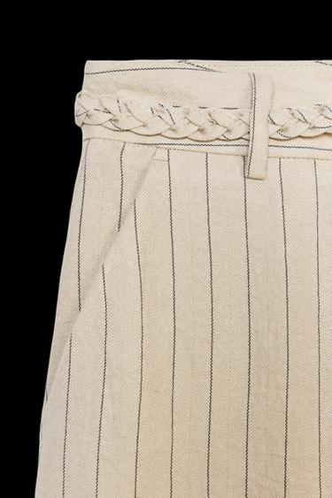 GESTREIFTE HOSE MIT GEFLOCHTENEM GÜRTEL - Sandfarben von Zara