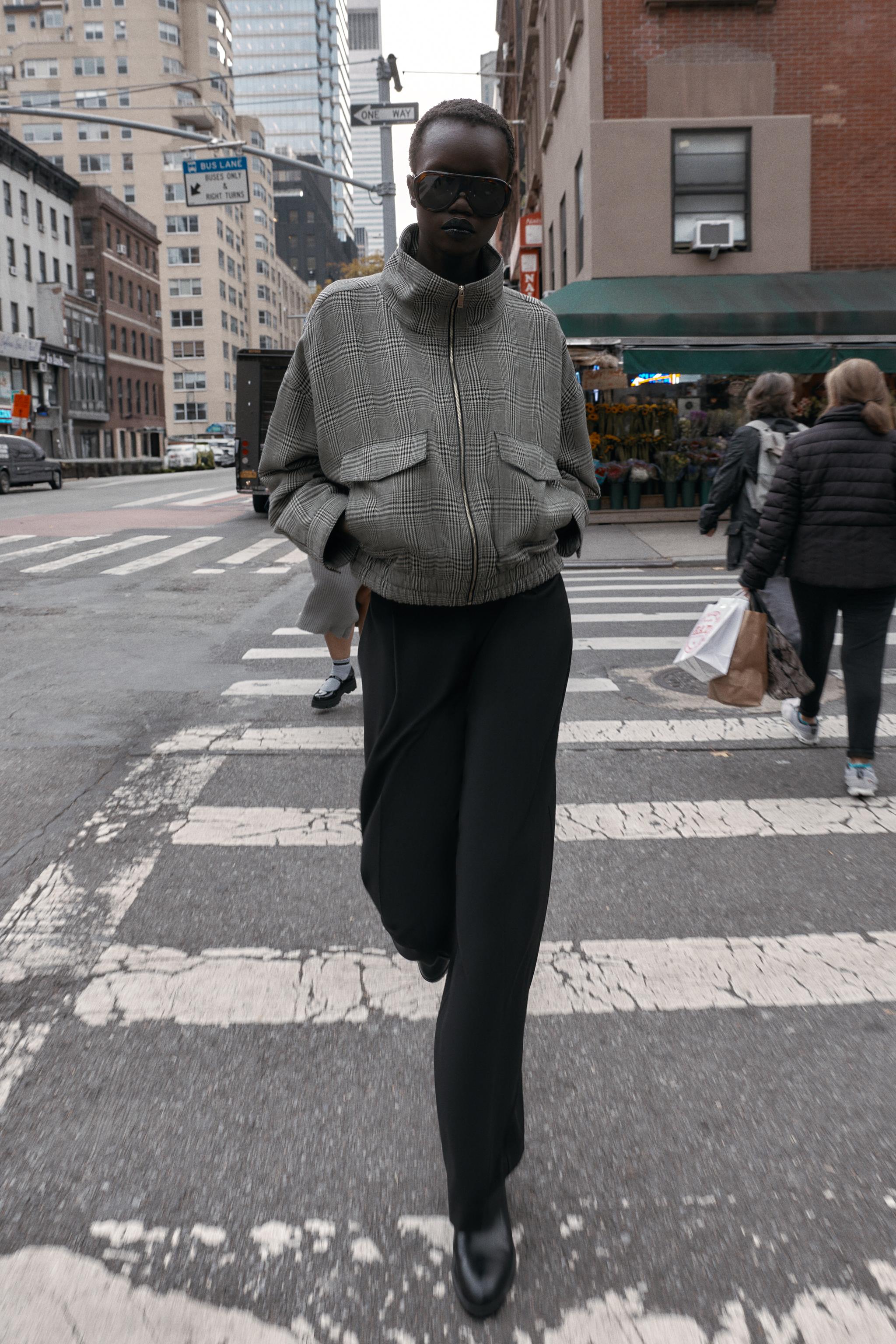 HIGH-WAISTED WIDE-LEG PANTS