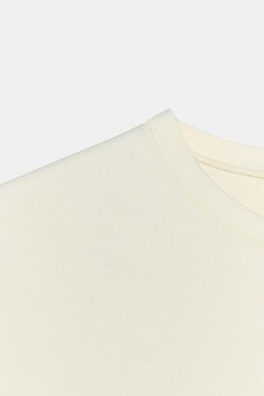 T-SHIRT AJUSTÉ À MANCHES COURTES - Écru de Zara - Image 5