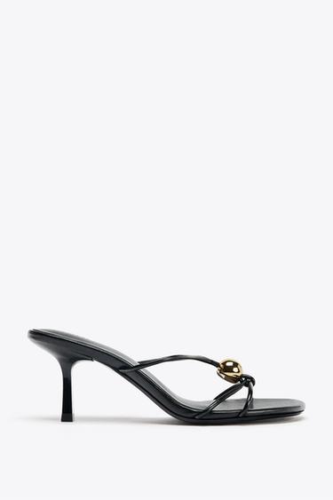SANDALS WITH METAL DETAIL - Black by Zara