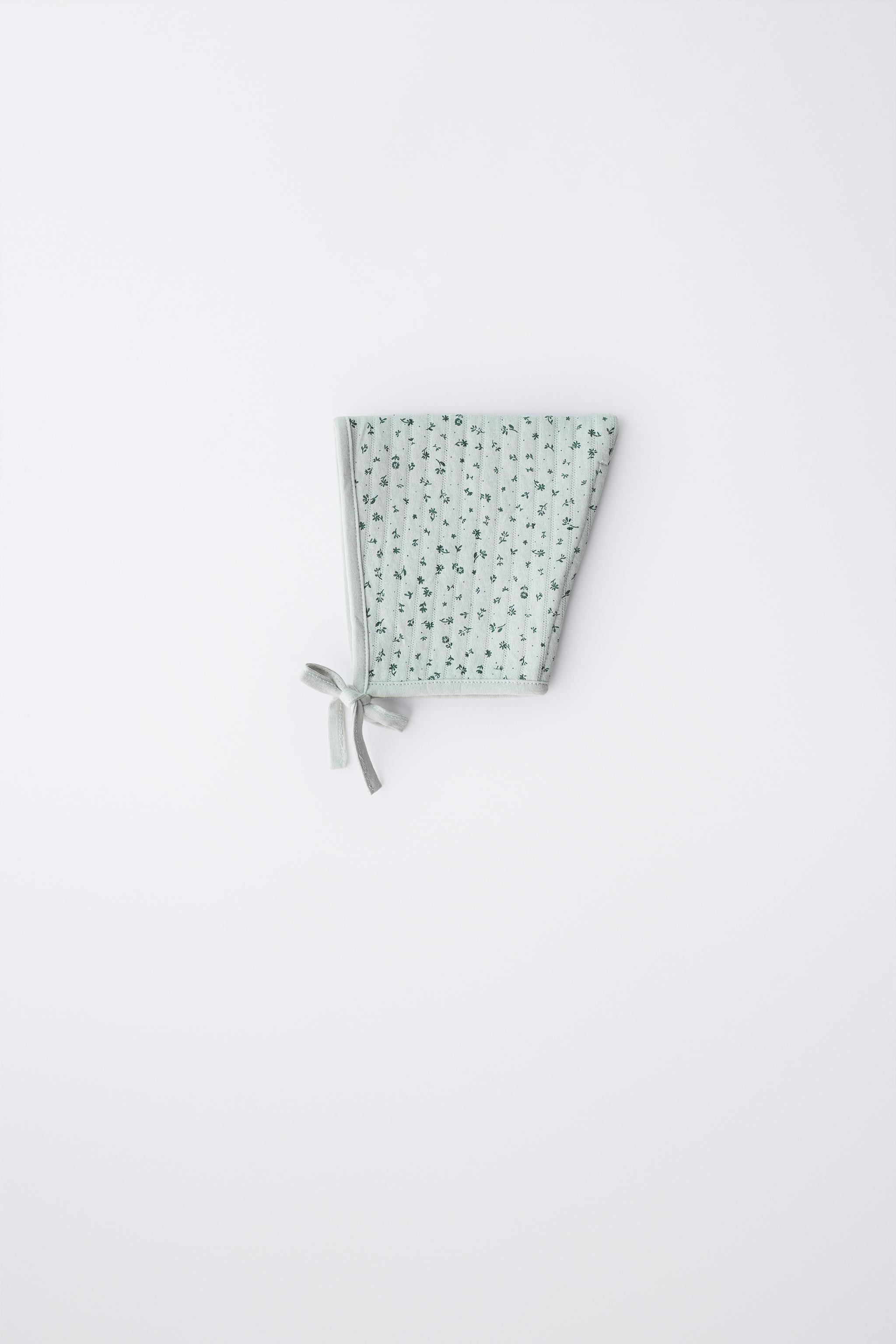 BONNET MATELASSÉ À FLEURS