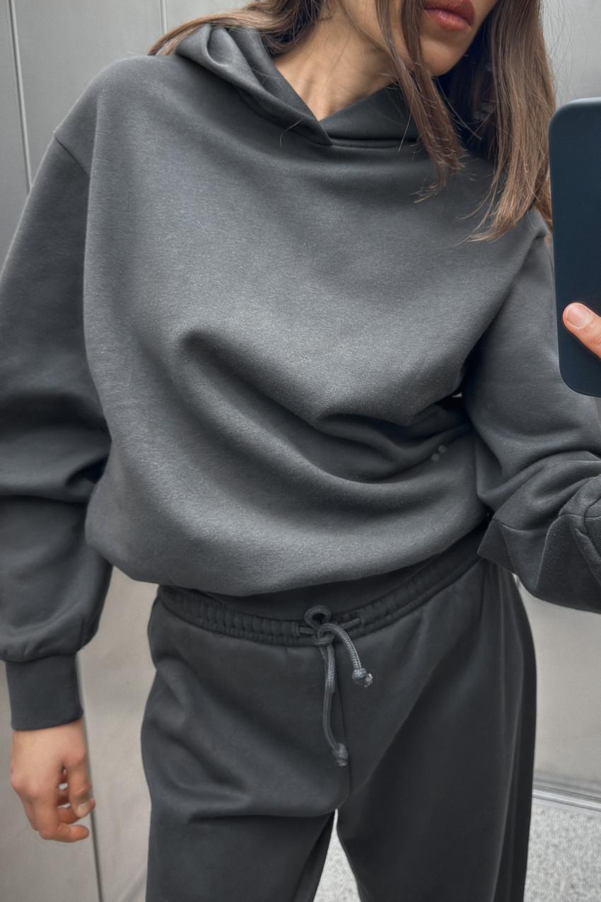 POCKETED HOODIE SWEATSHIRT