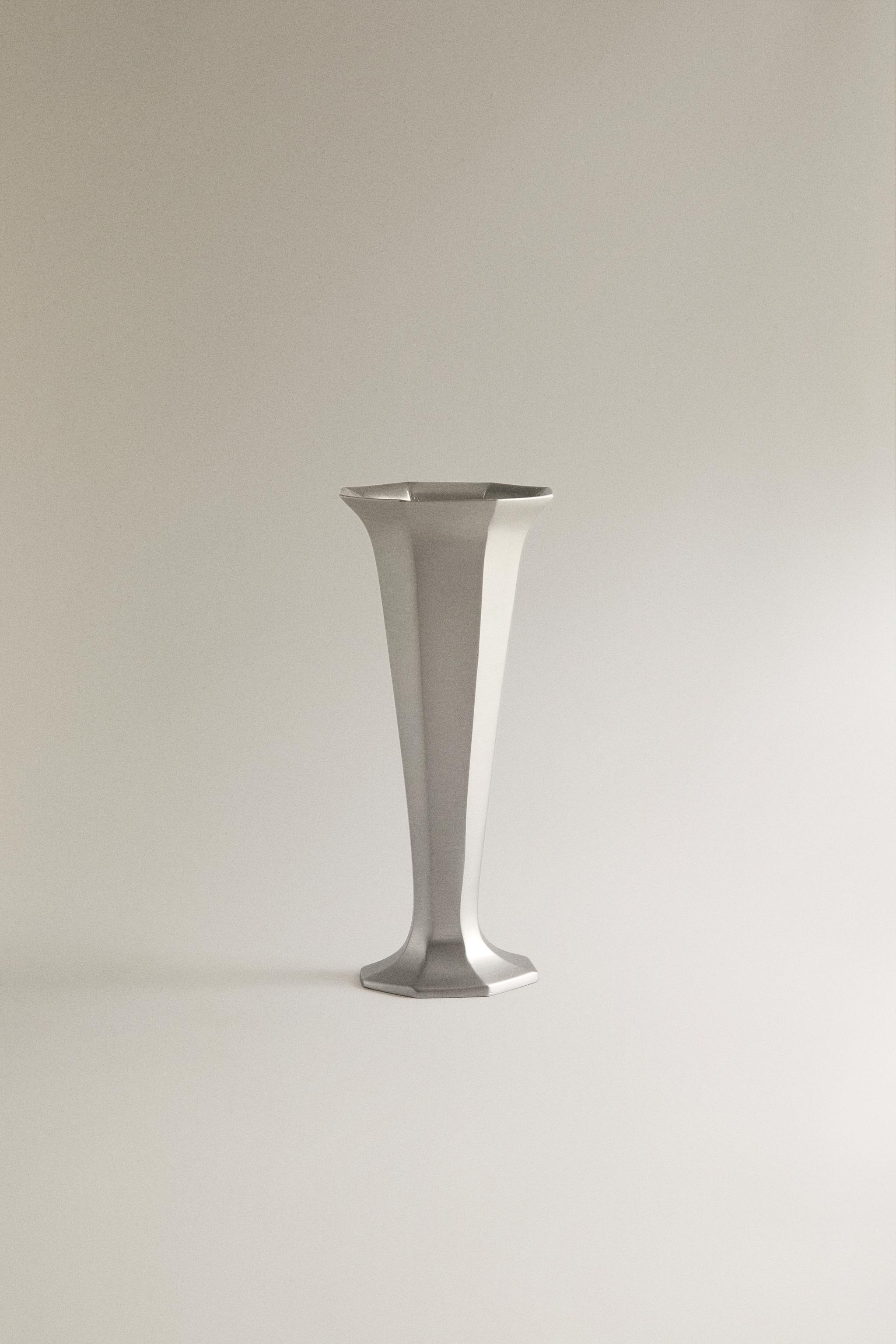Zara SMALL FACETED VASE STUDIO MARY LENNOX