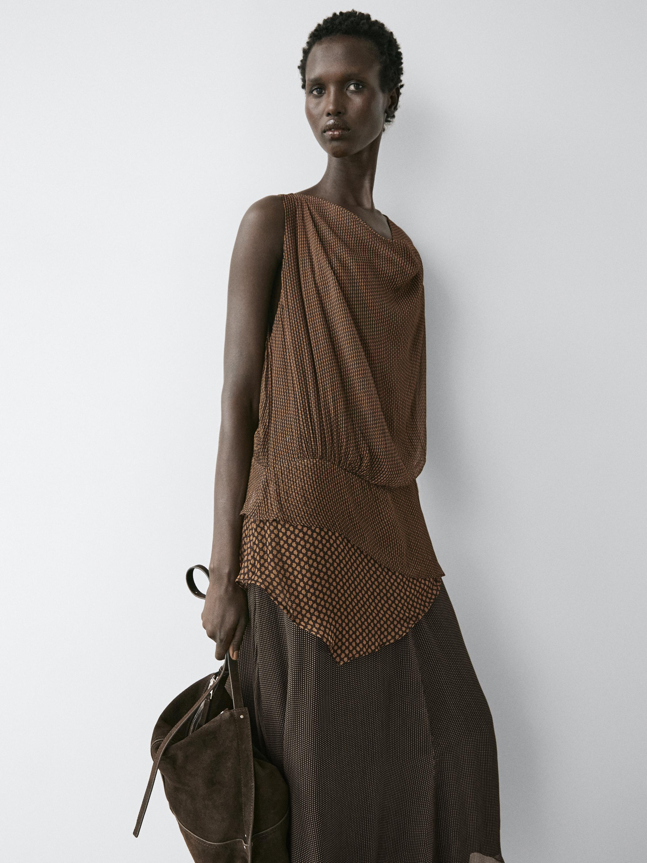 Flowing layered dress with ruffles — Light brown
