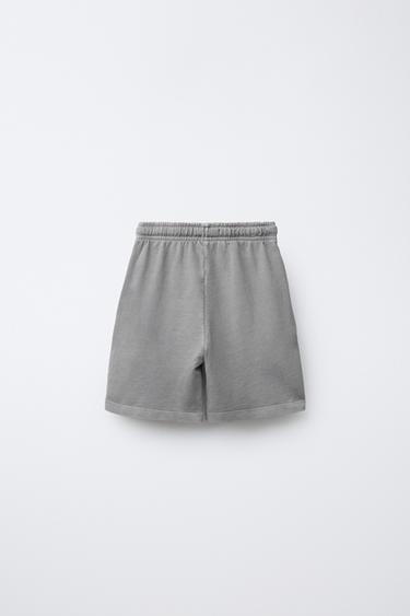 ENSEMBLE TEINT EN PIÈCE T-SHIRT ET BERMUDA IMPRIMÉ - Gris anthracite de Zara - Image 4