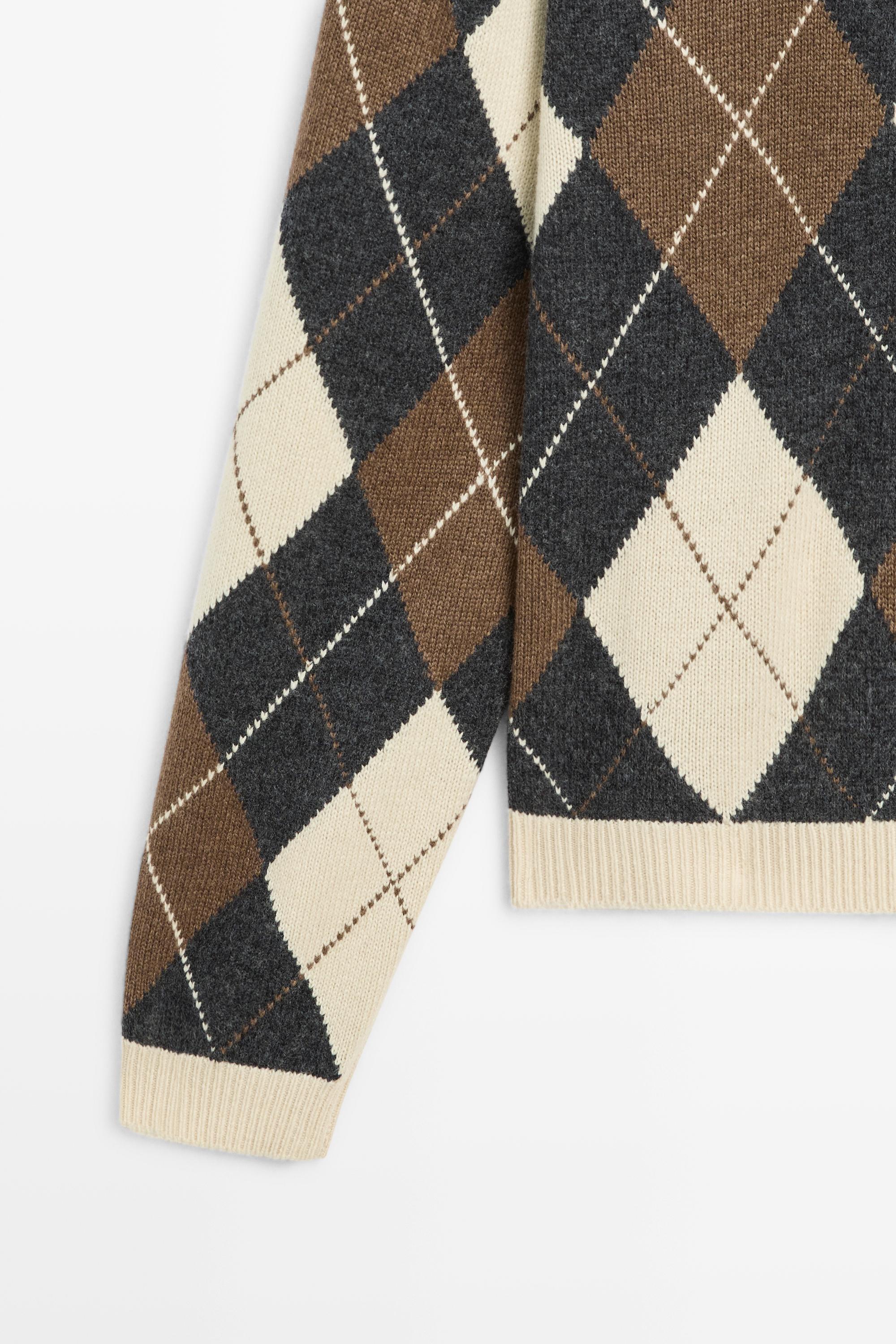 Pull en maille avec de la laine et motif losanges