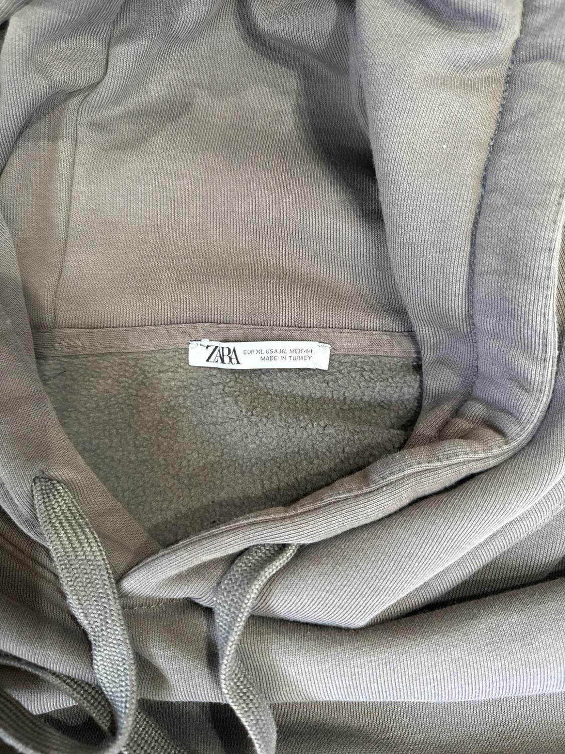 HOODIE SWEATSHIRT - Image 3